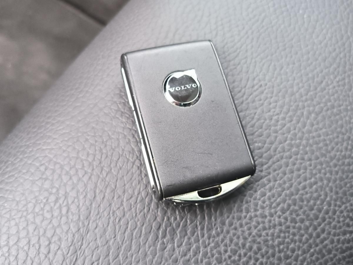 volvo-xc60-2025-hibrido-a-gasolina-1969cc
