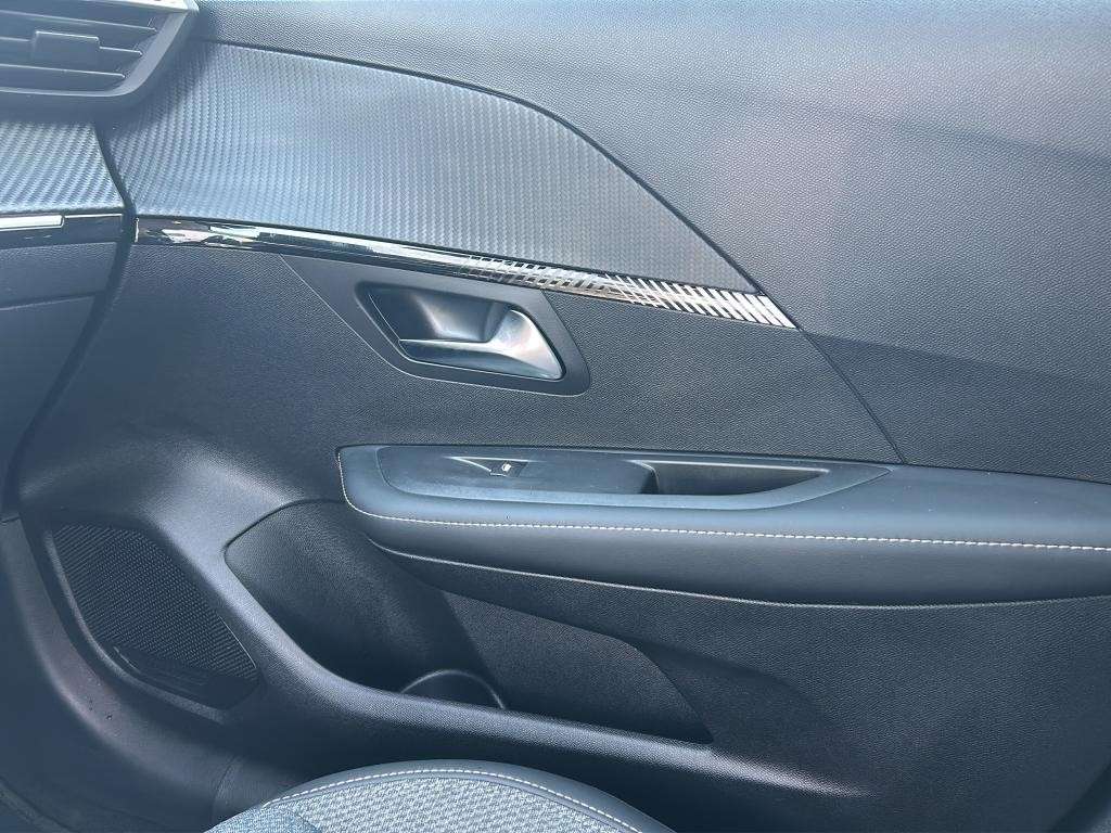 peugeot-208-2024-hibrido-a-gasolina-1299cc