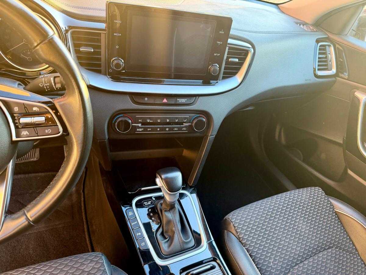 kia-ceed-sw-2022-hibrido-a-gasolina-1580cc