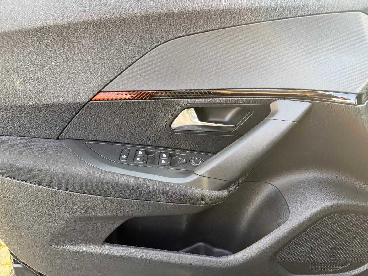 peugeot-2008-2022-gasolina-1199cc