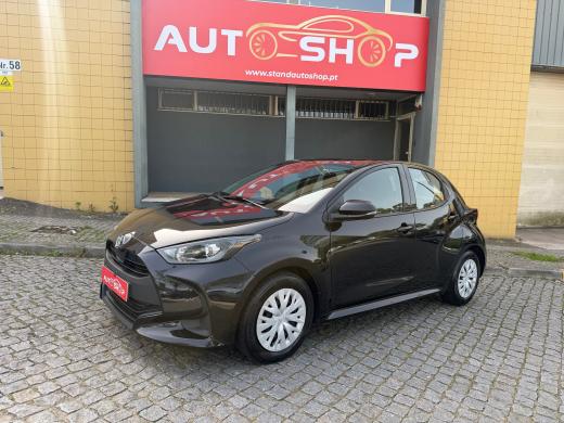 toyota-yaris-2022-hibrido-a-gasolina-1490cc