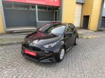 toyota-yaris-2022-hibrido-a-gasolina-1490cc