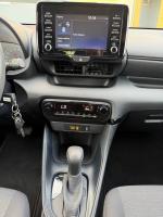 toyota-yaris-2022-hibrido-a-gasolina-1490cc