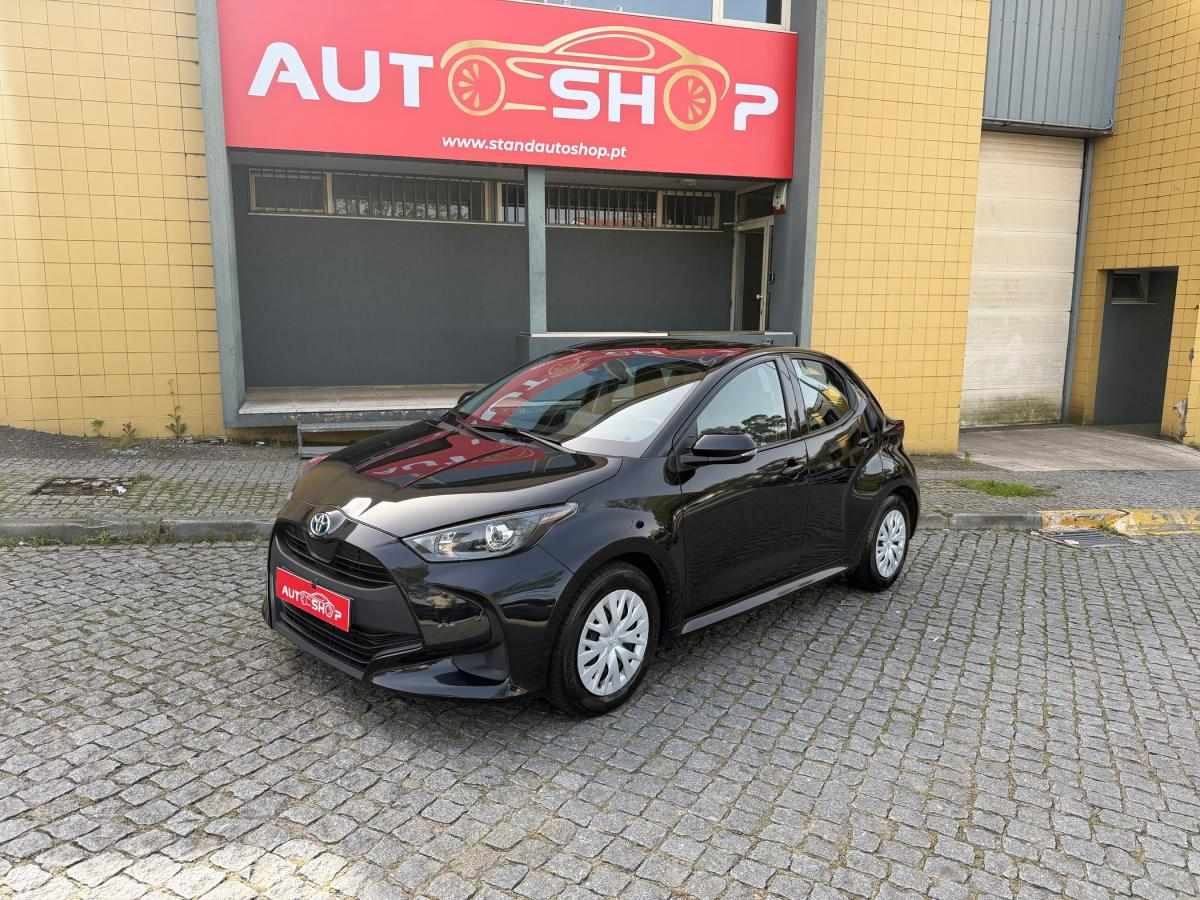 toyota-yaris-2022-hibrido-a-gasolina-1490cc