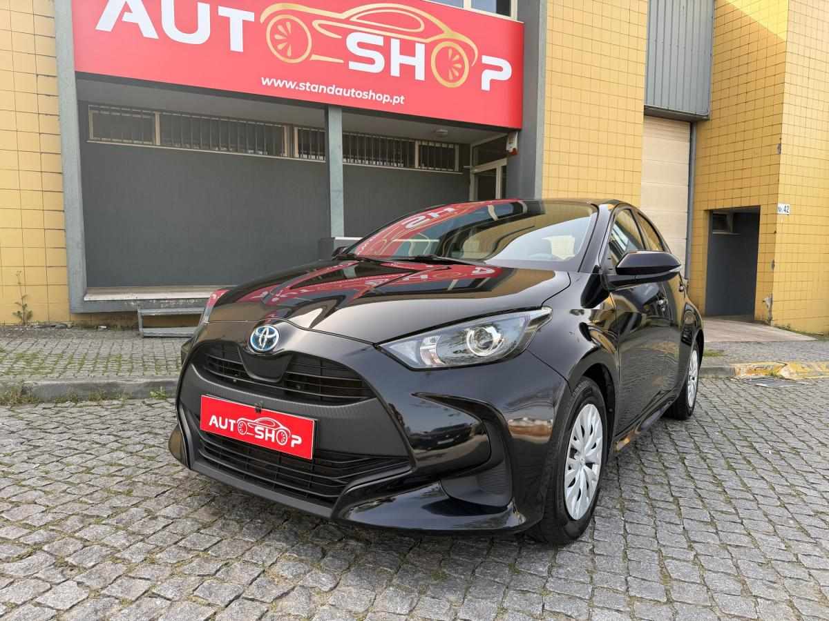 toyota-yaris-2022-hibrido-a-gasolina-1490cc