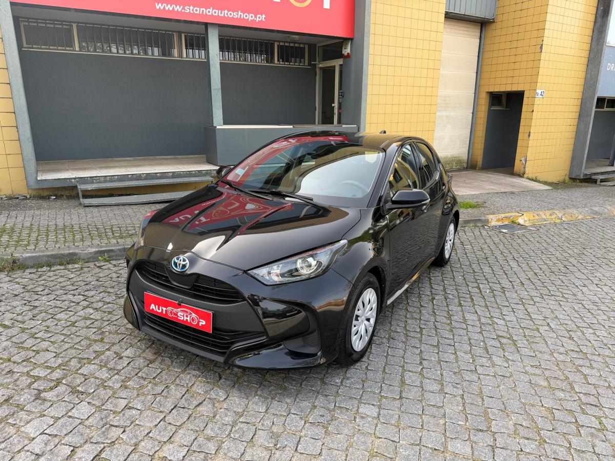 toyota-yaris-2022-hibrido-a-gasolina-1490cc