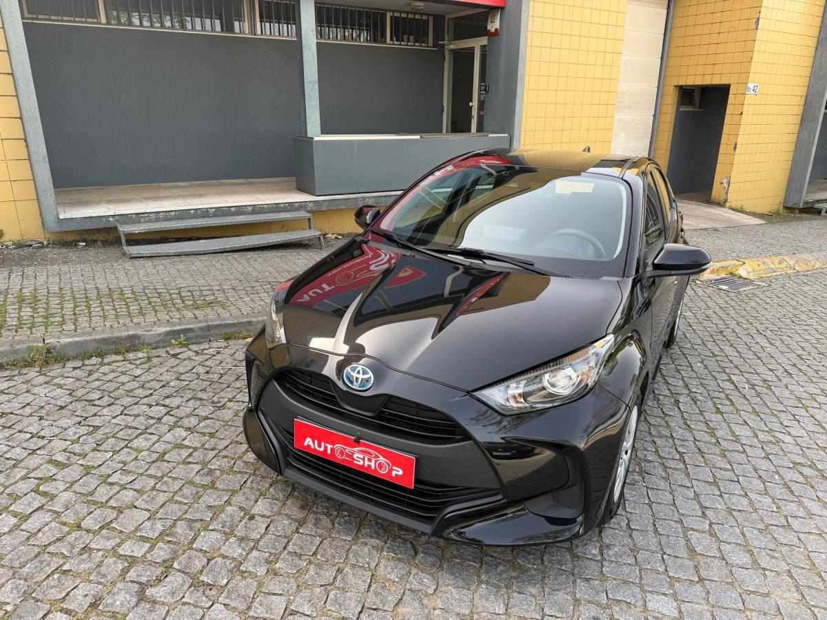 toyota-yaris-2022-hibrido-a-gasolina-1490cc