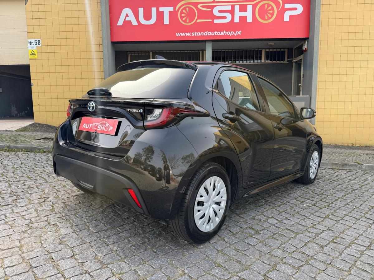 toyota-yaris-2022-hibrido-a-gasolina-1490cc