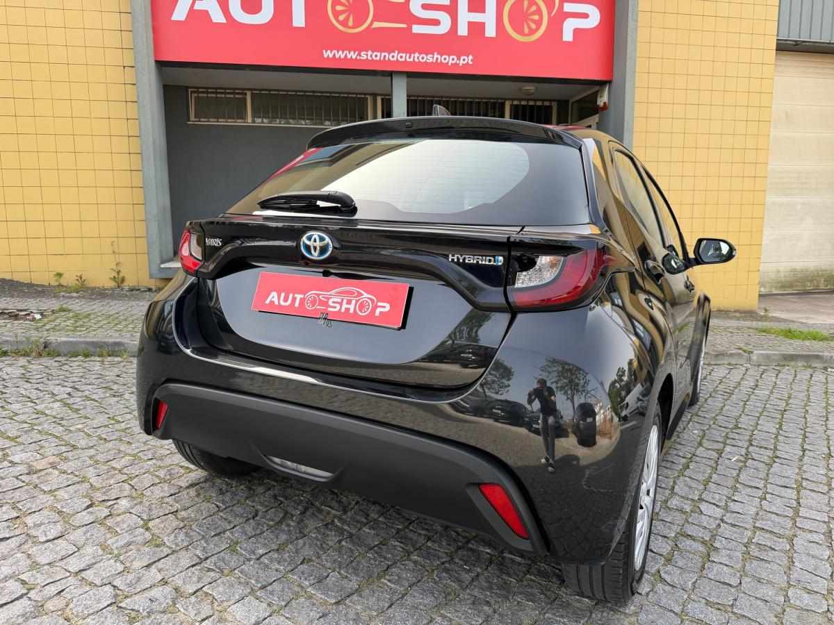toyota-yaris-2022-hibrido-a-gasolina-1490cc