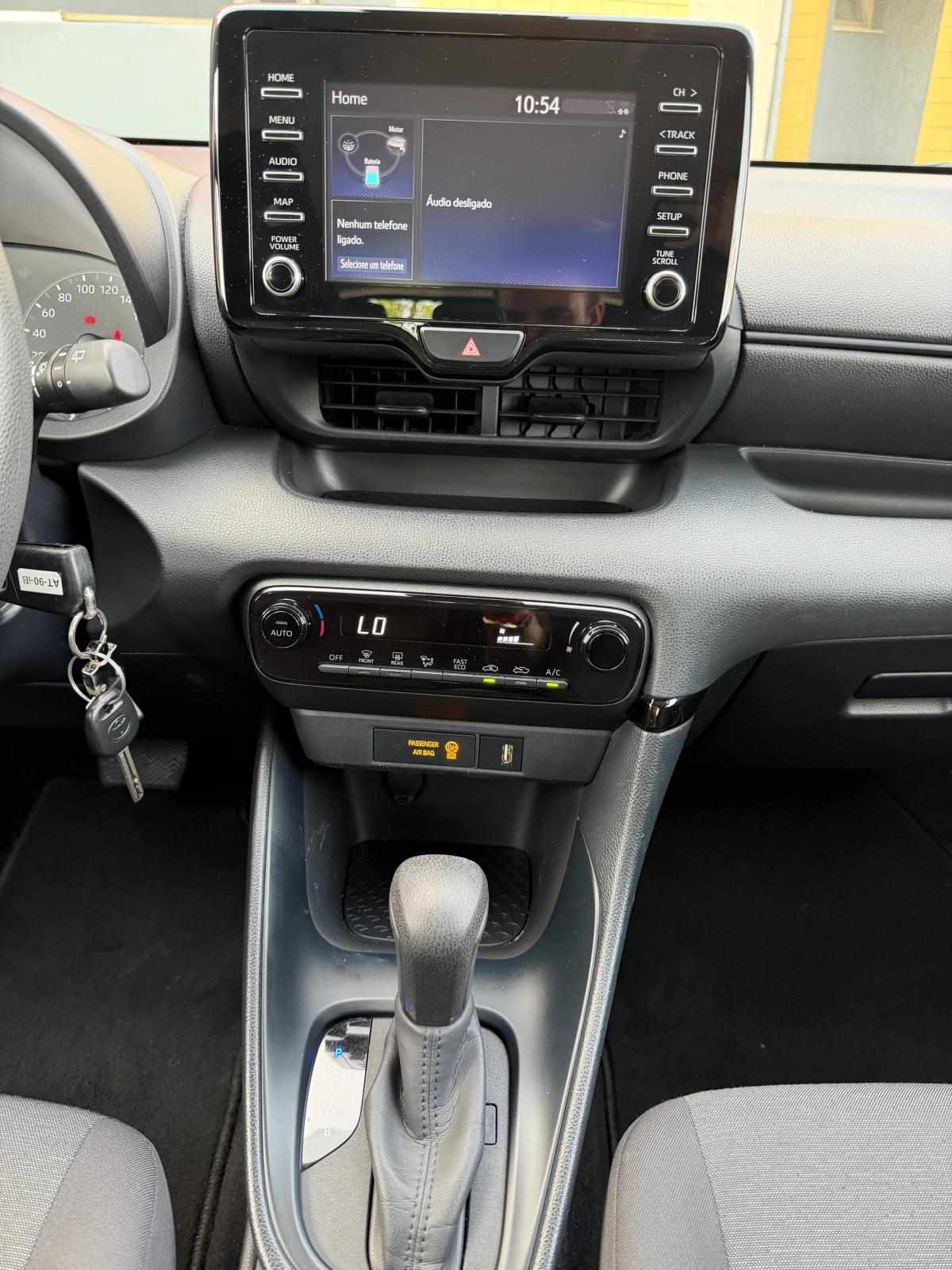 toyota-yaris-2022-hibrido-a-gasolina-1490cc