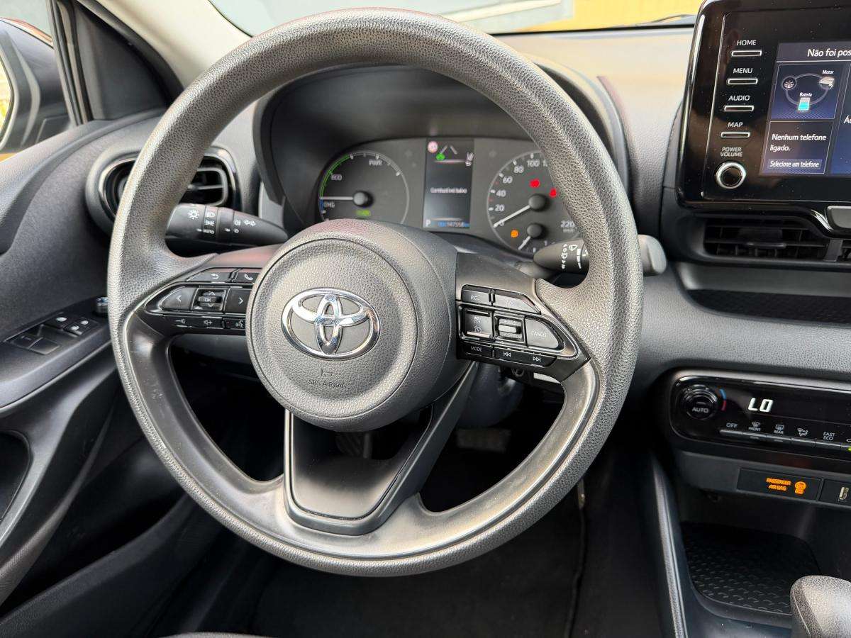 toyota-yaris-2022-hibrido-a-gasolina-1490cc