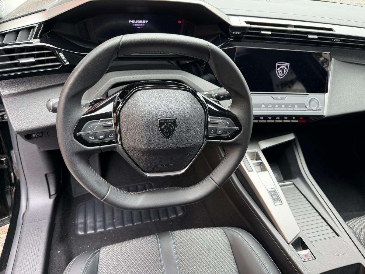 peugeot-408-2025-eletrico-500cc