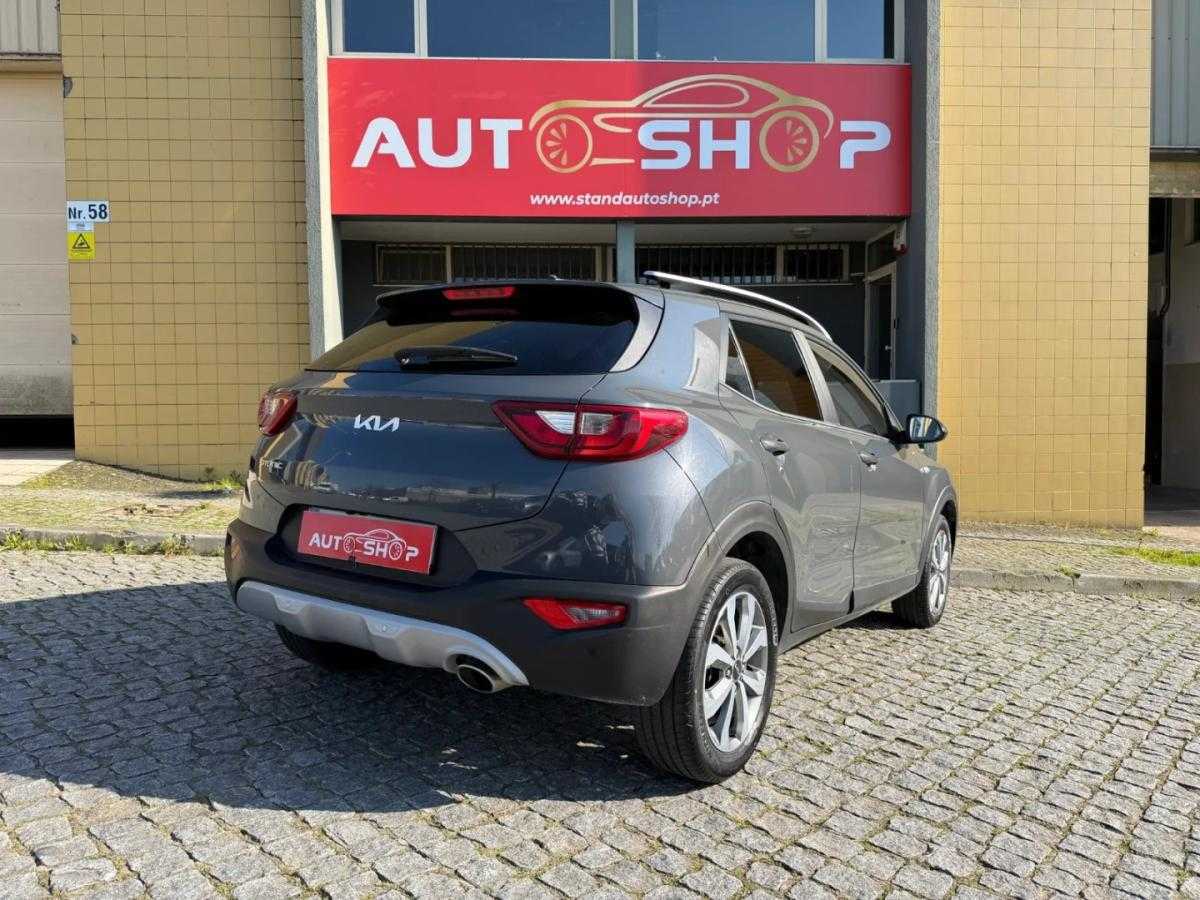 kia-stonic-2023-gasolina-1197cc