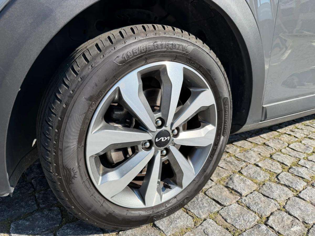 kia-stonic-2023-gasolina-1197cc