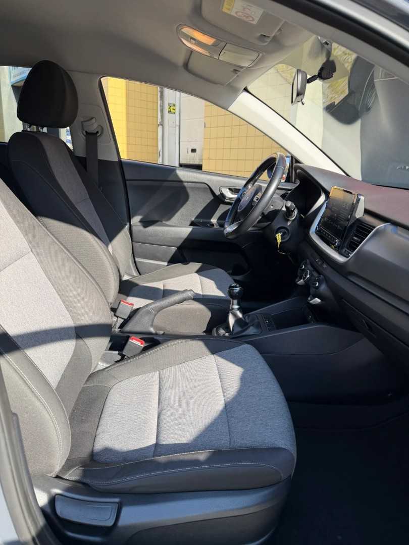 kia-stonic-2023-gasolina-1197cc