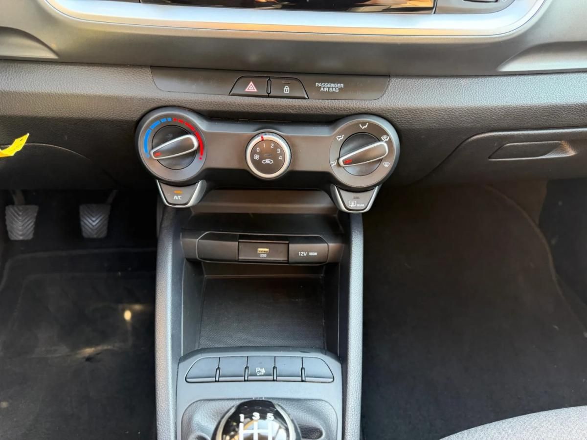 kia-stonic-2023-gasolina-1197cc