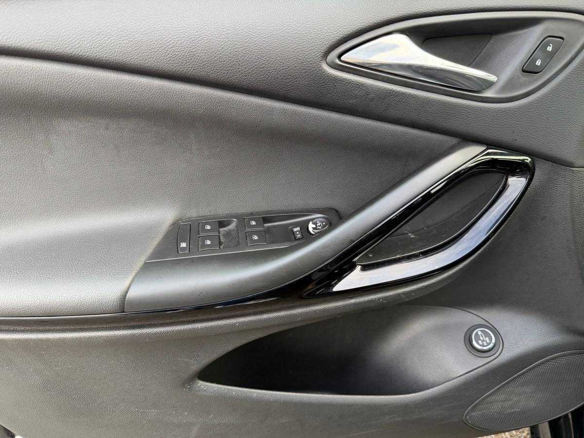 opel-astra-sport-tourer-2018-gasolina-999cc