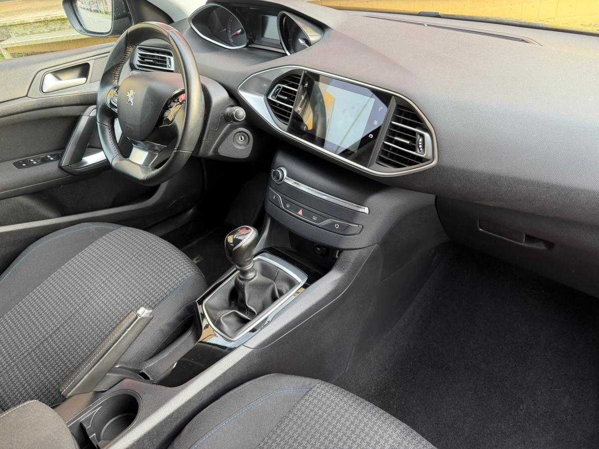 peugeot-308-sw-2021-gasolina-1199cc