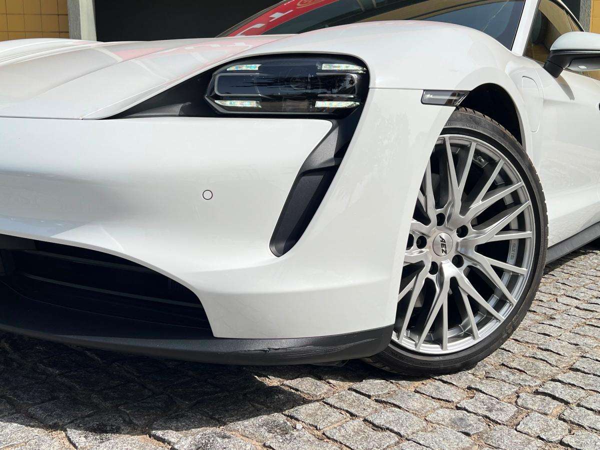 porsche-taycan-2023-eletrico-500cc