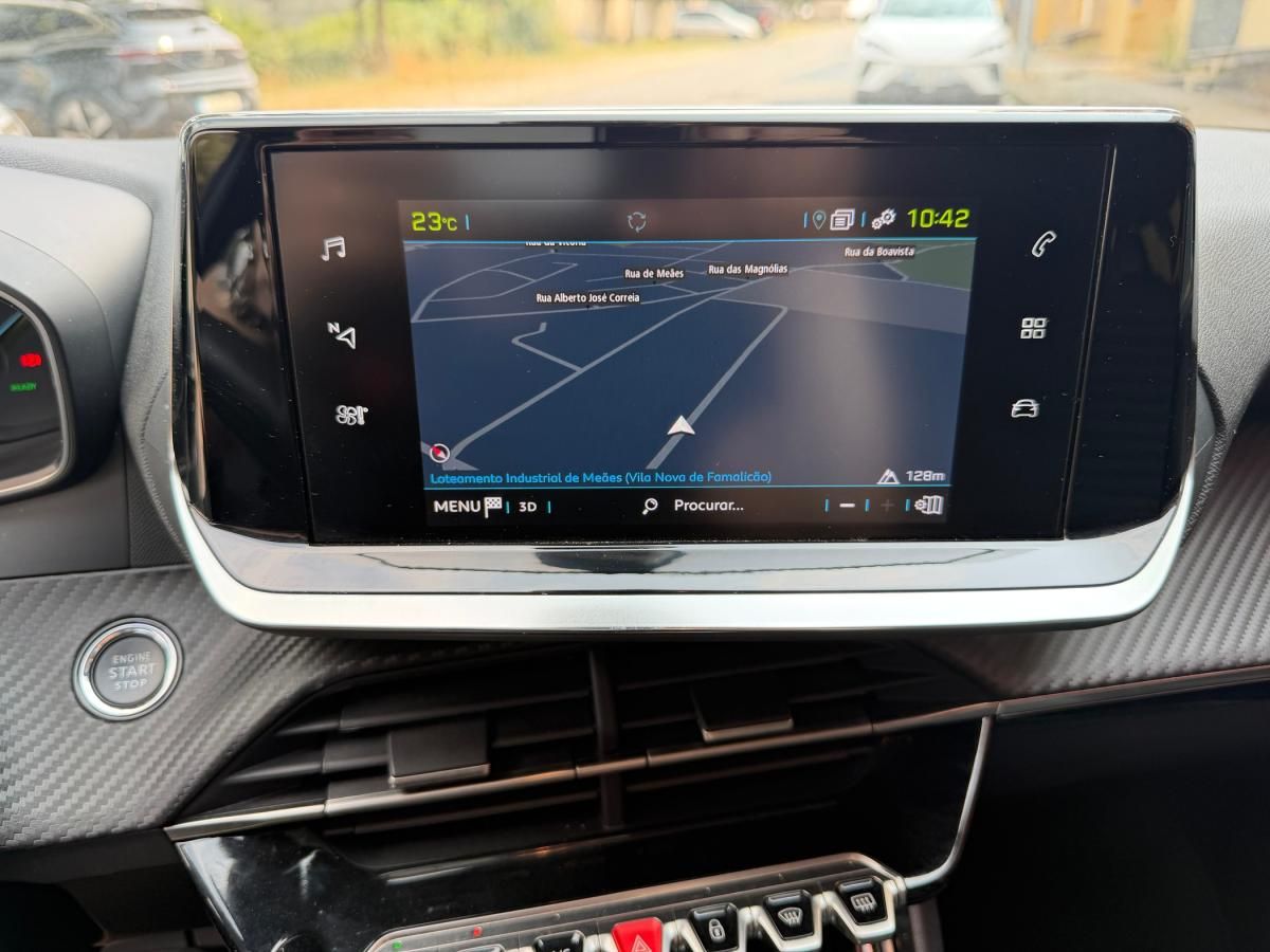 peugeot-208-2023-eletrico-500cc