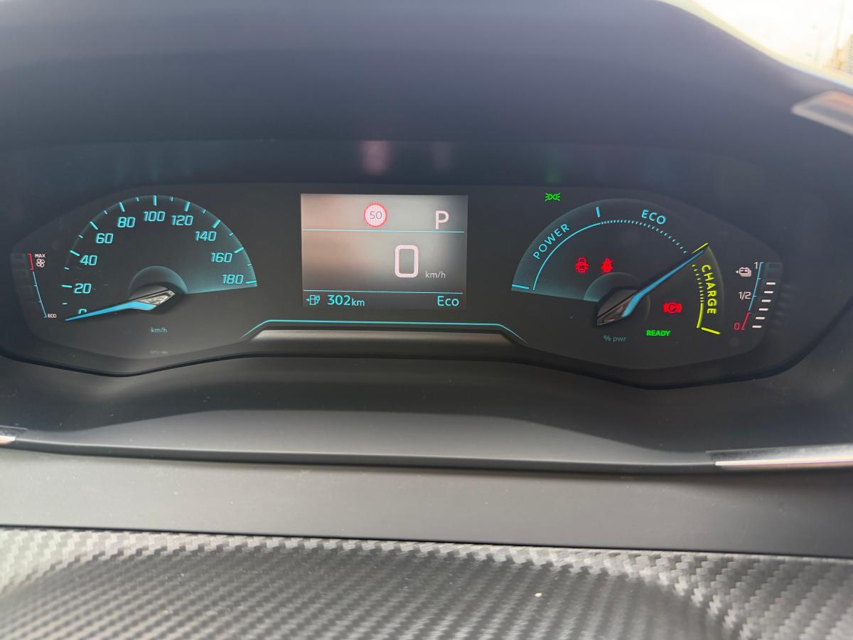 peugeot-208-2023-eletrico-500cc