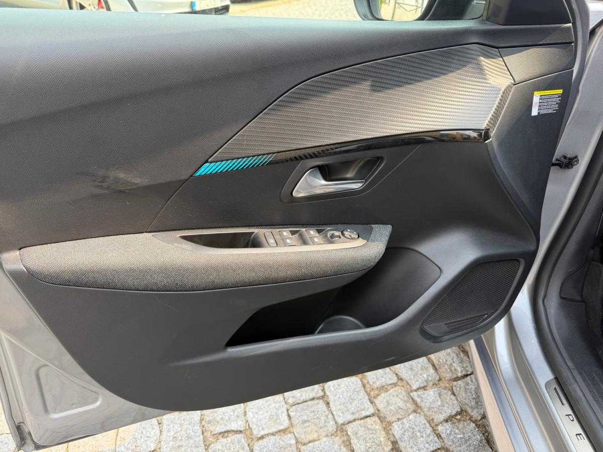 peugeot-208-2023-eletrico-500cc