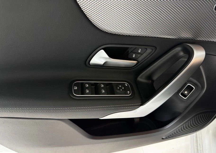 mercedes-benz-classe-a-2020-hibrido-a-gasolina-1332cc