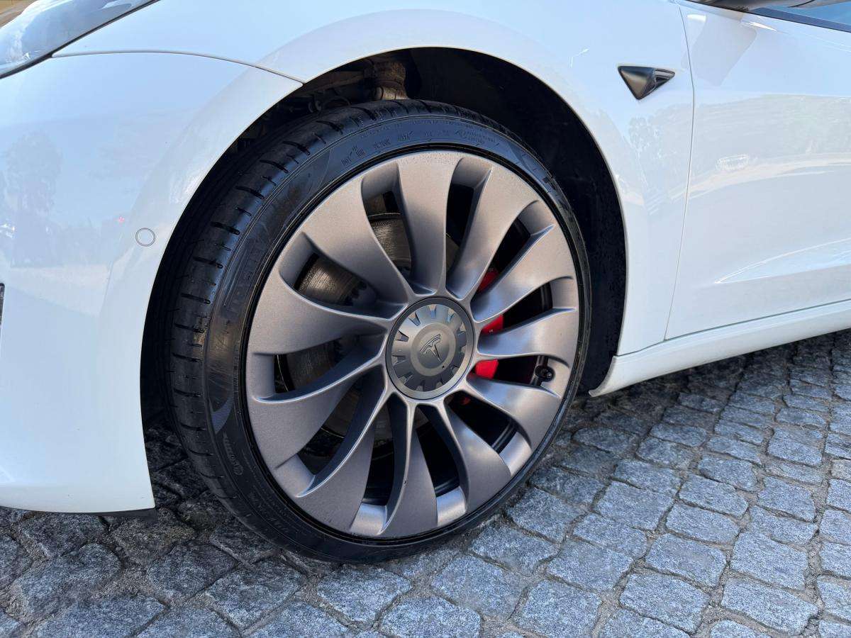 tesla-model-3-2022-eletrico-500cc
