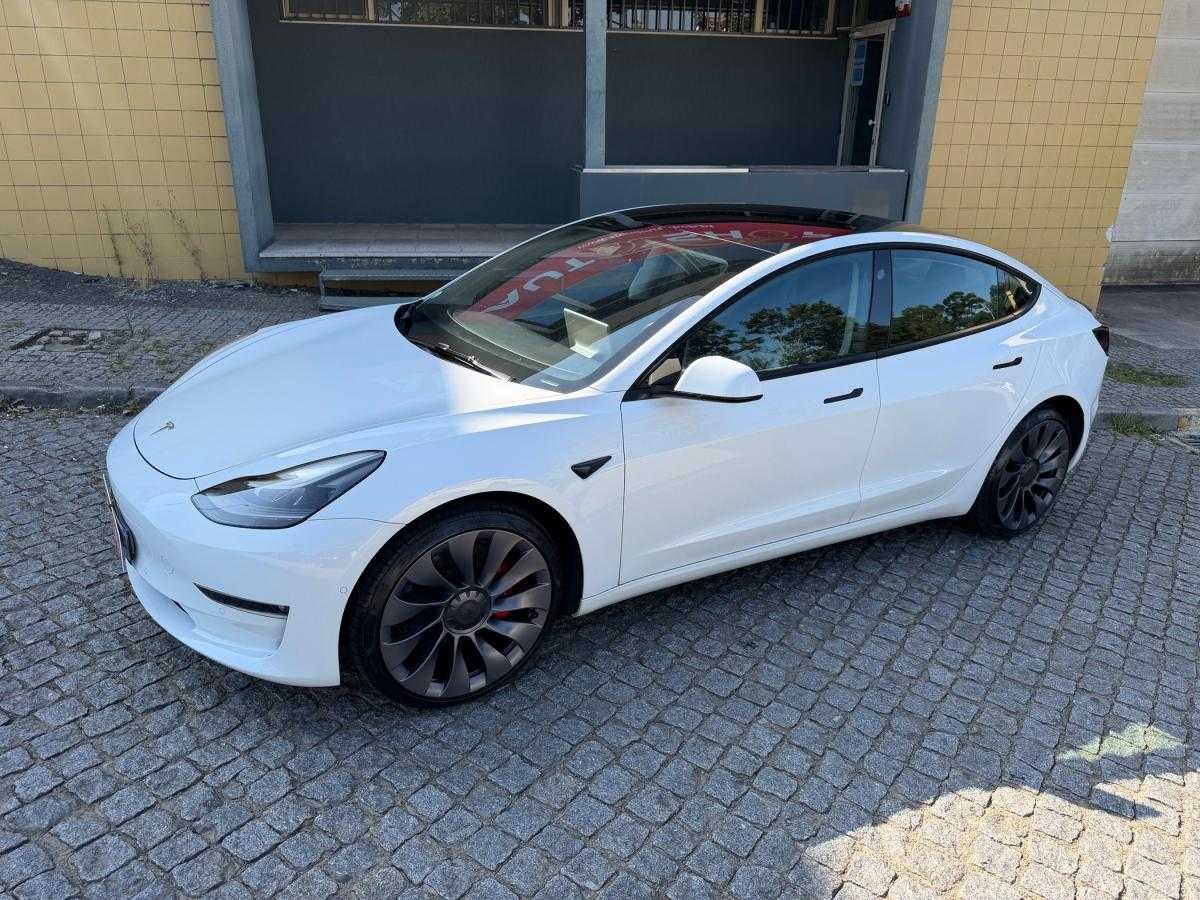 tesla-model-3-2022-eletrico-500cc