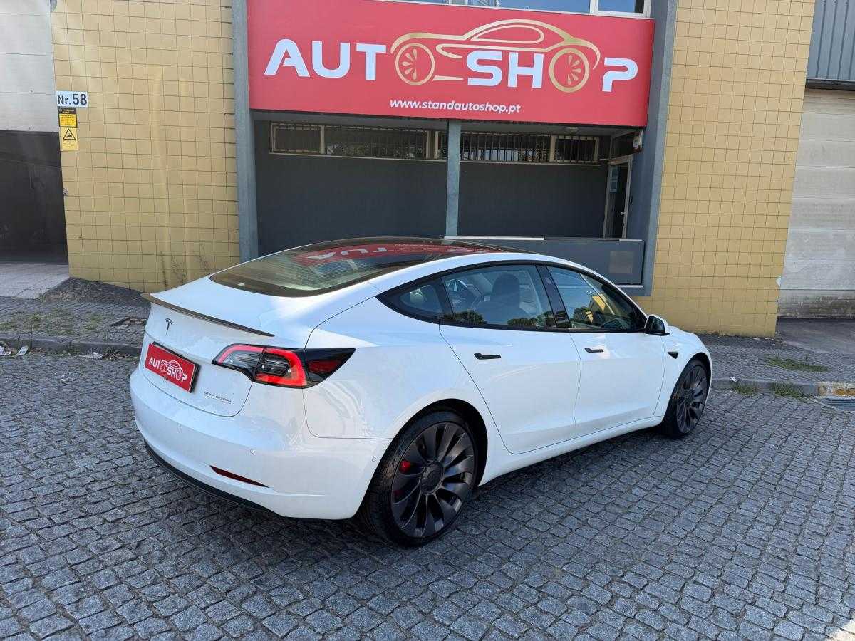tesla-model-3-2022-eletrico-500cc