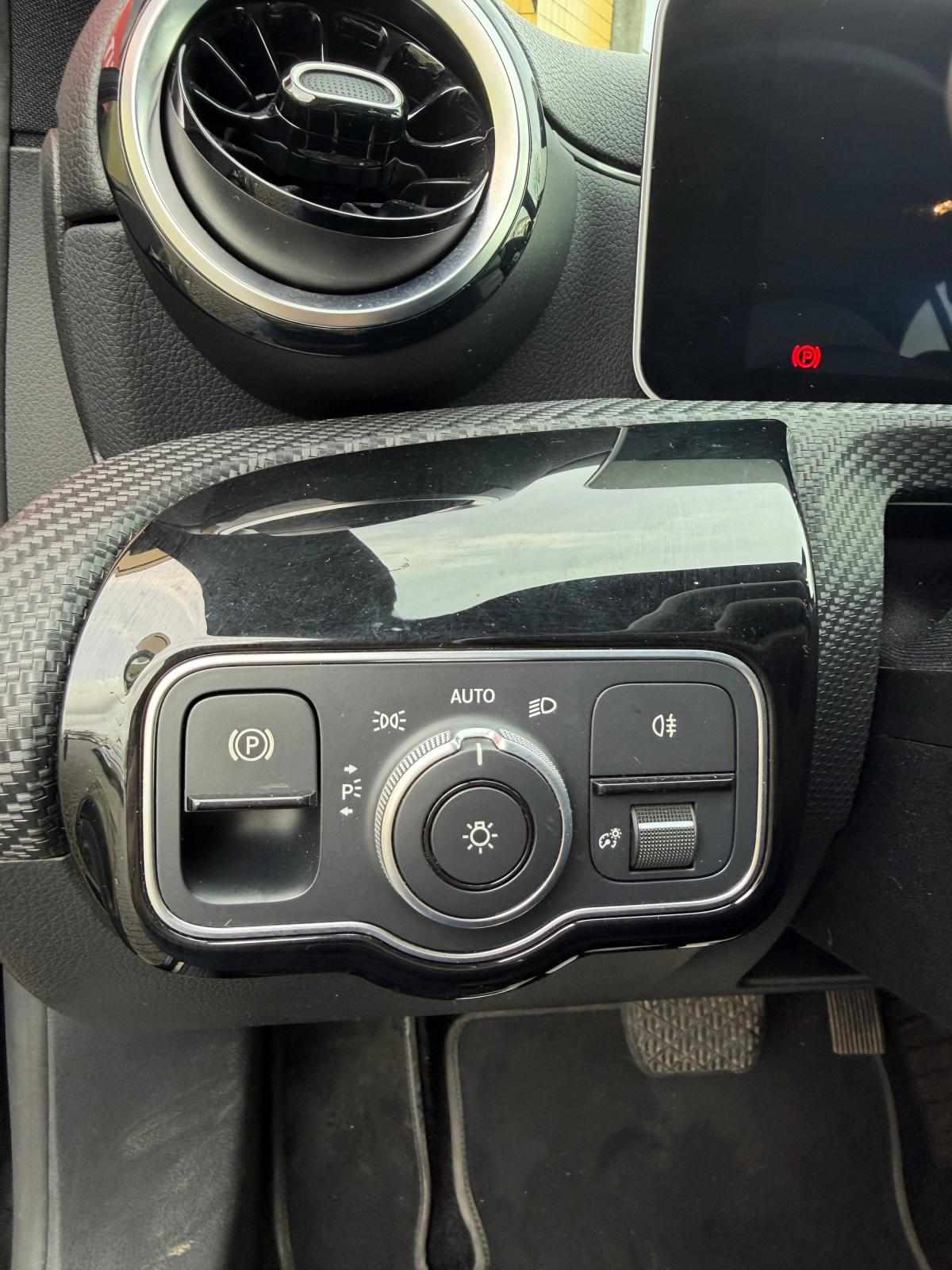 mercedes-benz-classe-a-2020-hibrido-a-gasolina-1332cc