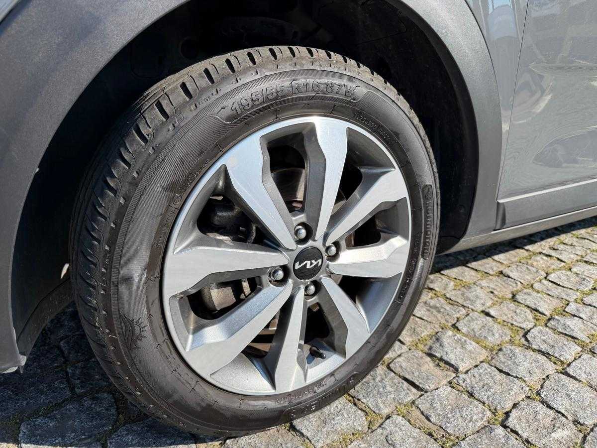 kia-stonic-2023-gasolina-1197cc