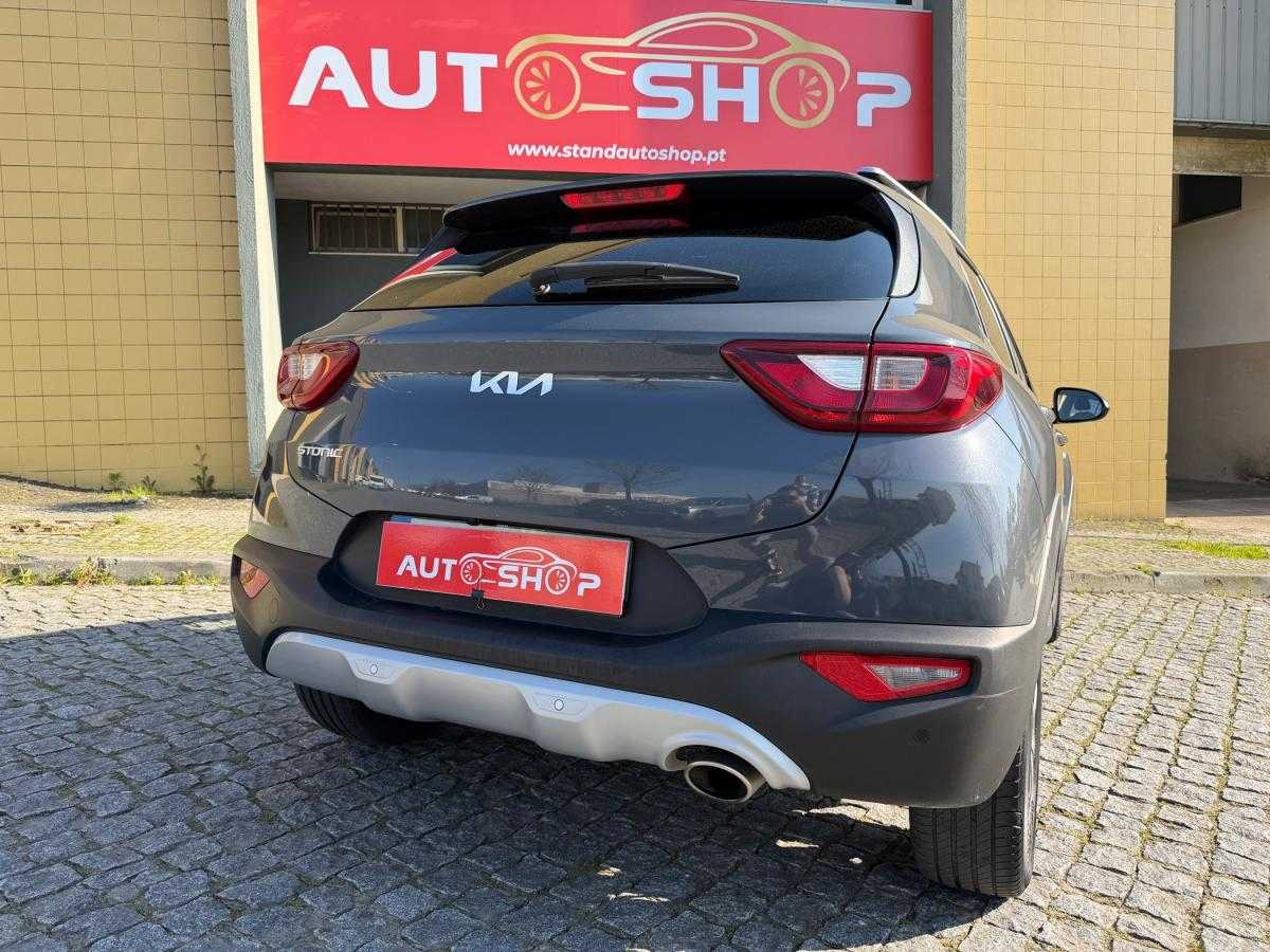 kia-stonic-2023-gasolina-1197cc