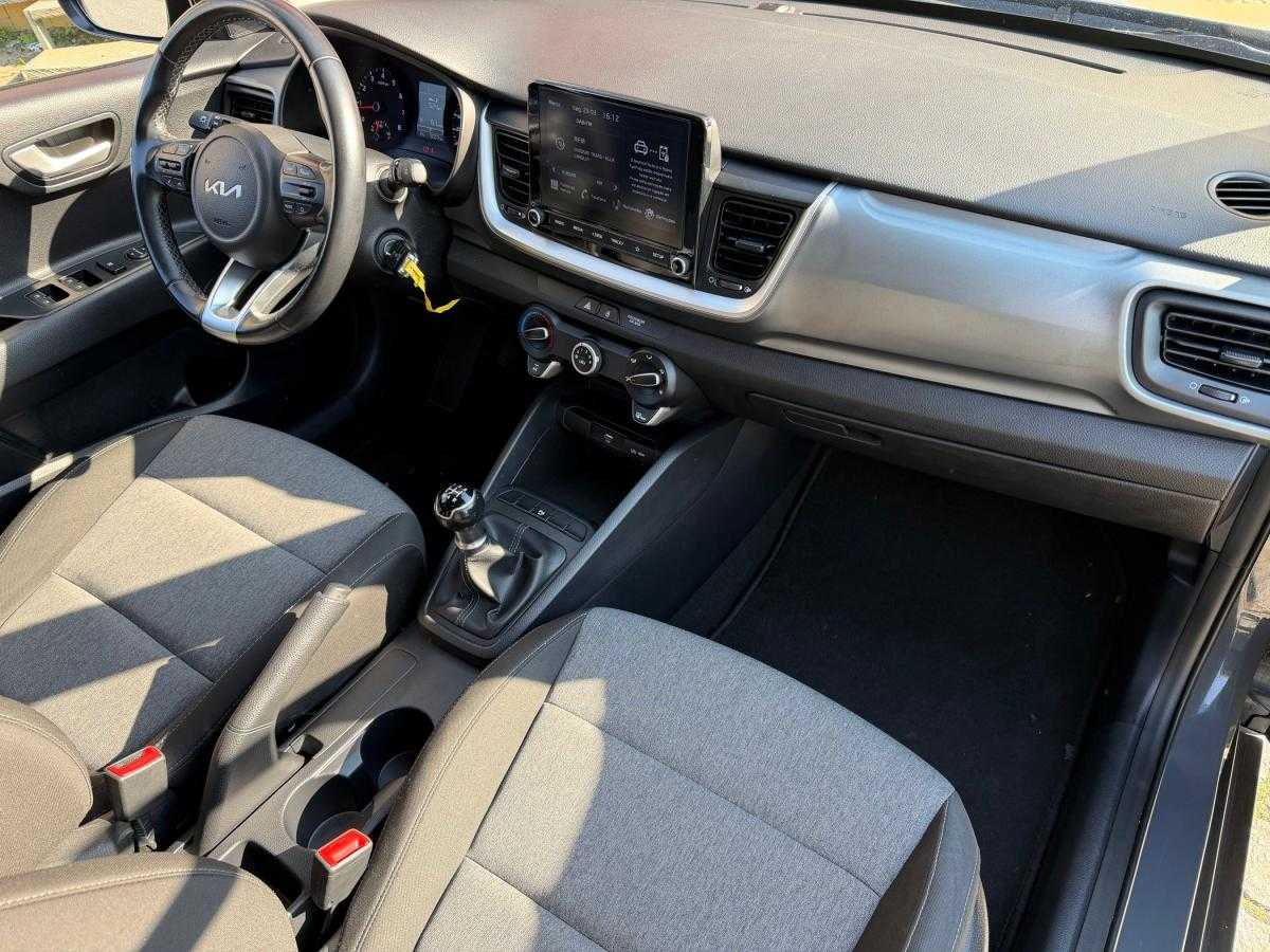 kia-stonic-2023-gasolina-1197cc