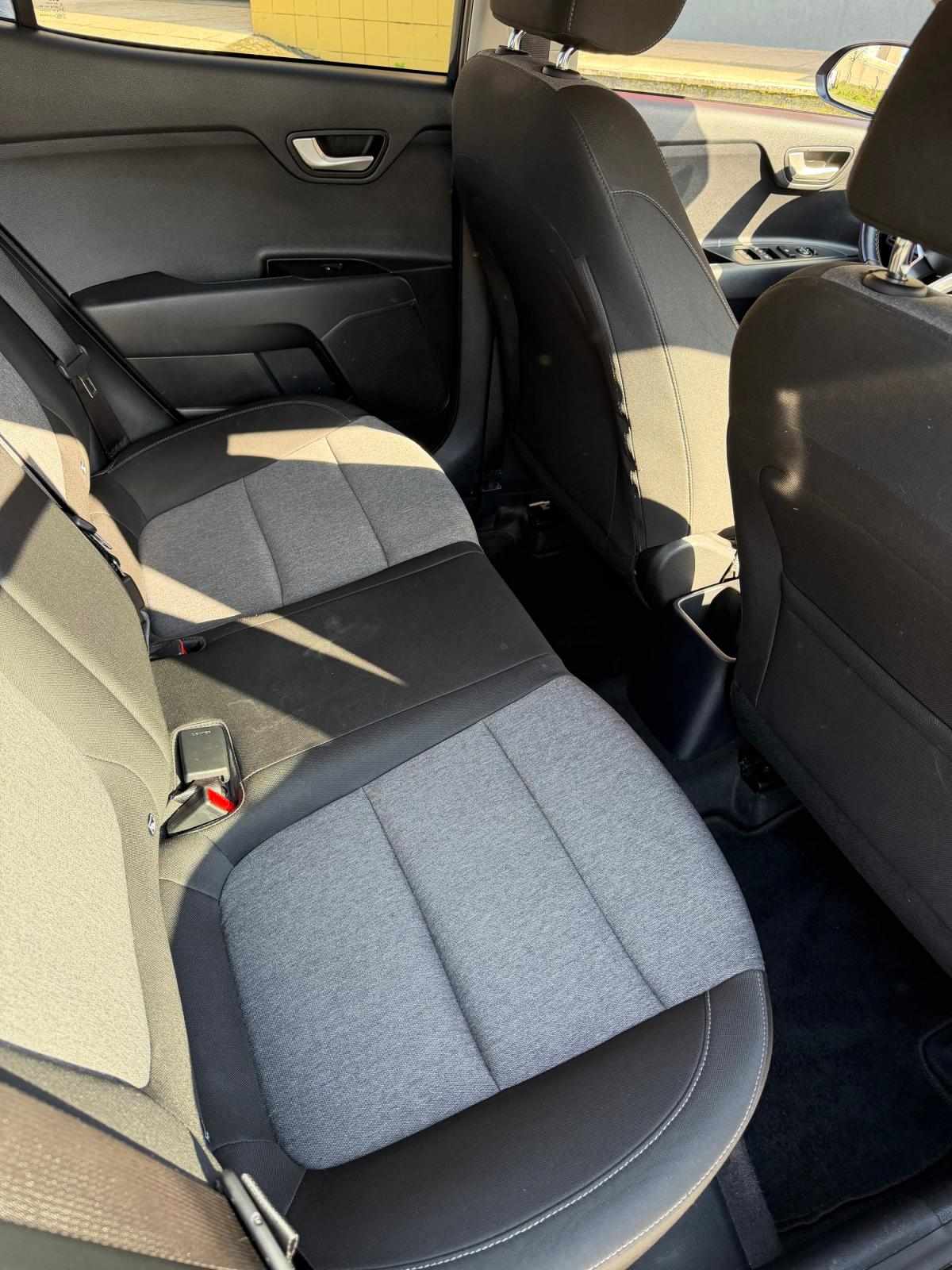 kia-stonic-2023-gasolina-1197cc