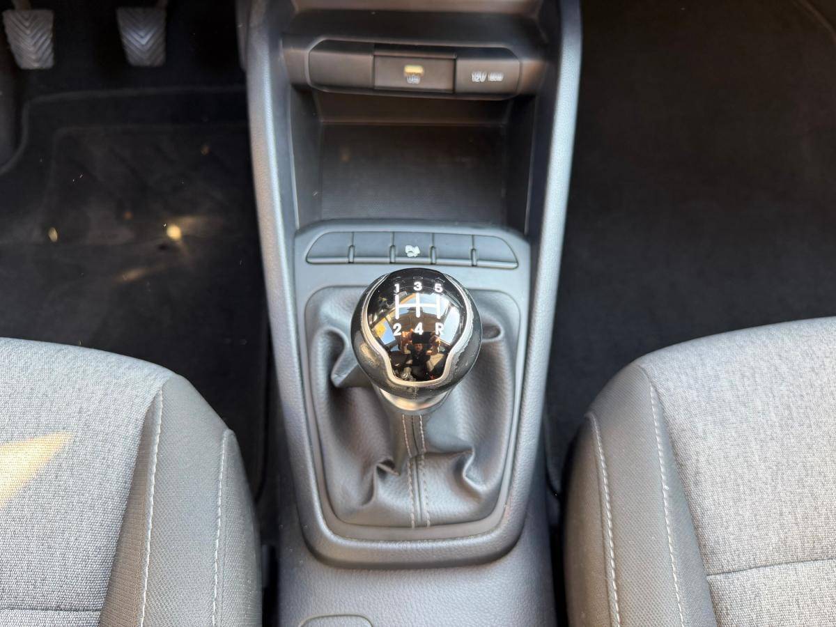 kia-stonic-2023-gasolina-1197cc
