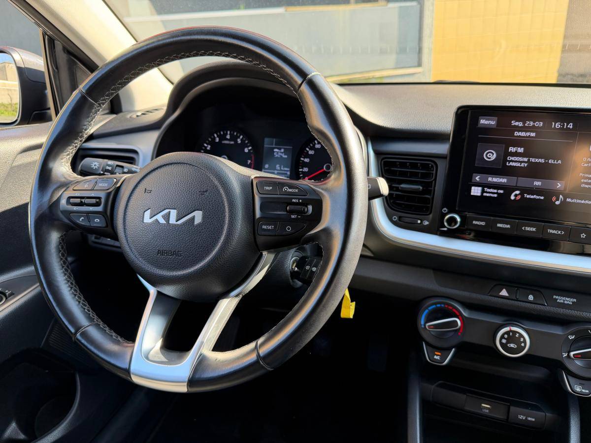 kia-stonic-2023-gasolina-1197cc