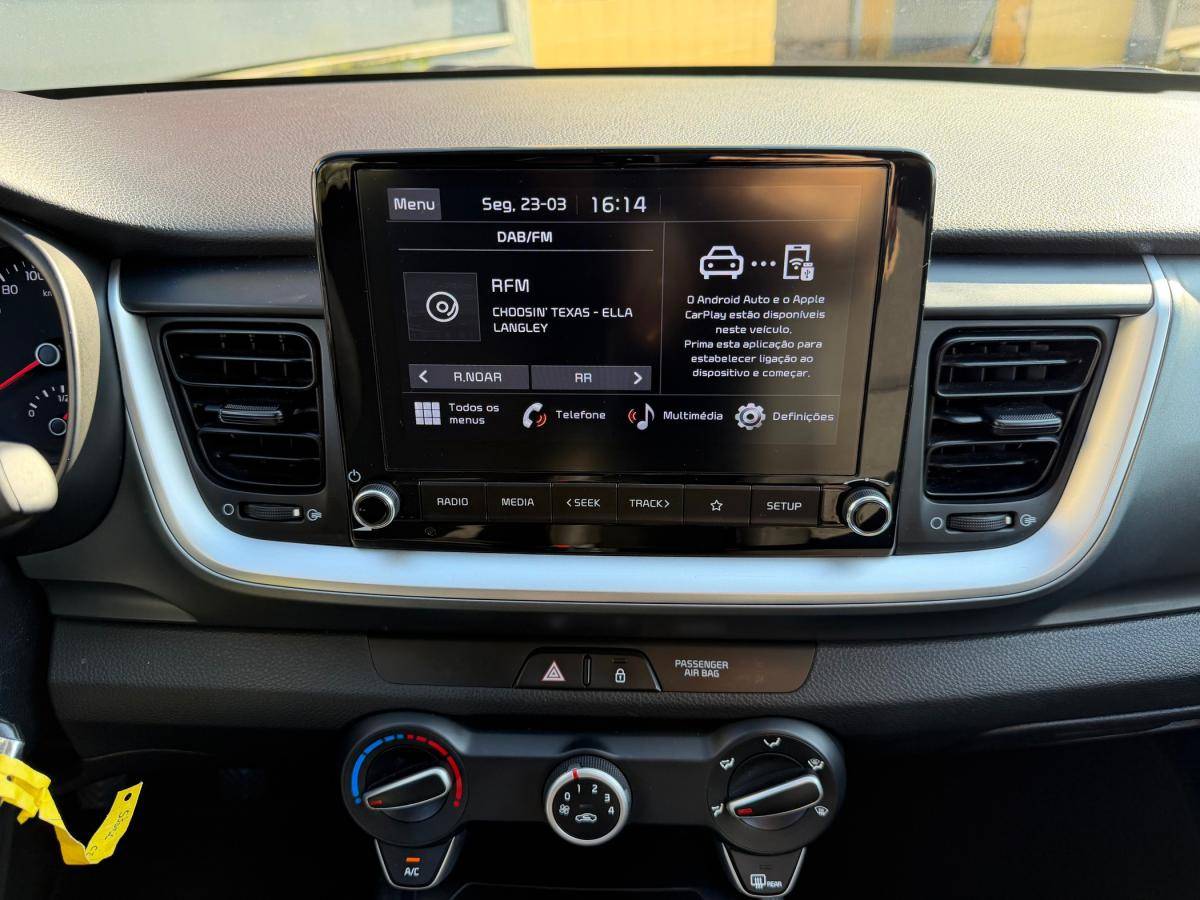 kia-stonic-2023-gasolina-1197cc