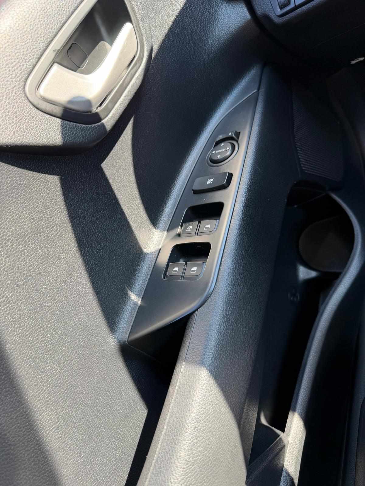 kia-stonic-2023-gasolina-1197cc