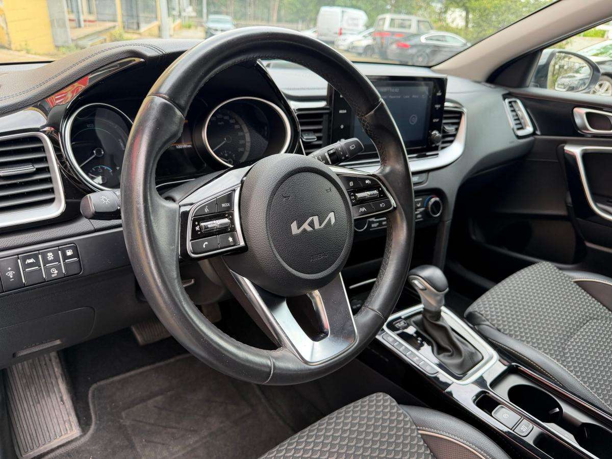 kia-ceed-sw-2022-hibrido-a-gasolina-1580cc