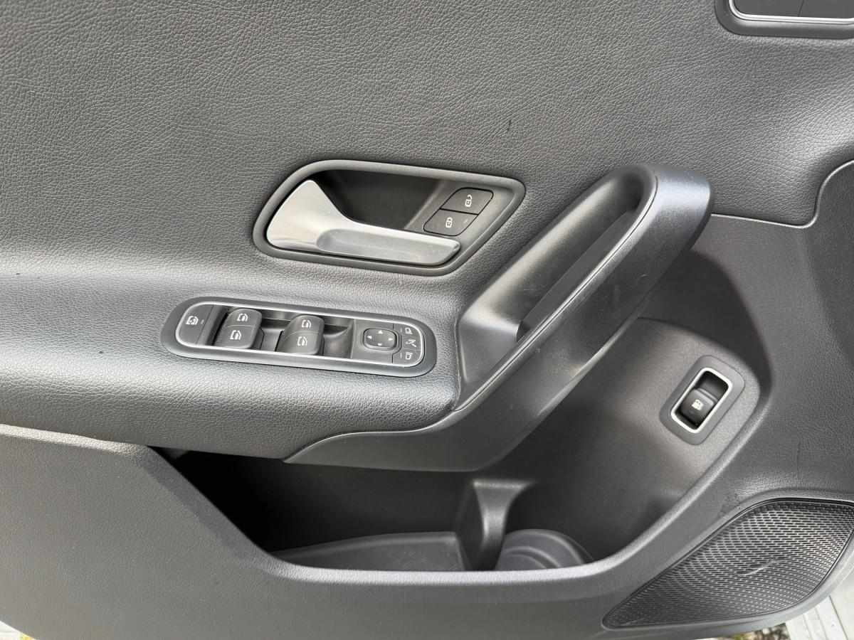 mercedes-benz-classe-a-2022-hibrido-a-gasolina-1332cc