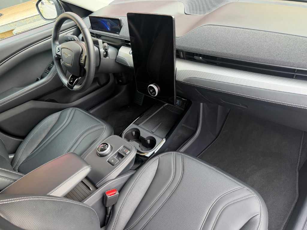 ford-mustang-mach-e-2023-eletrico-0cc
