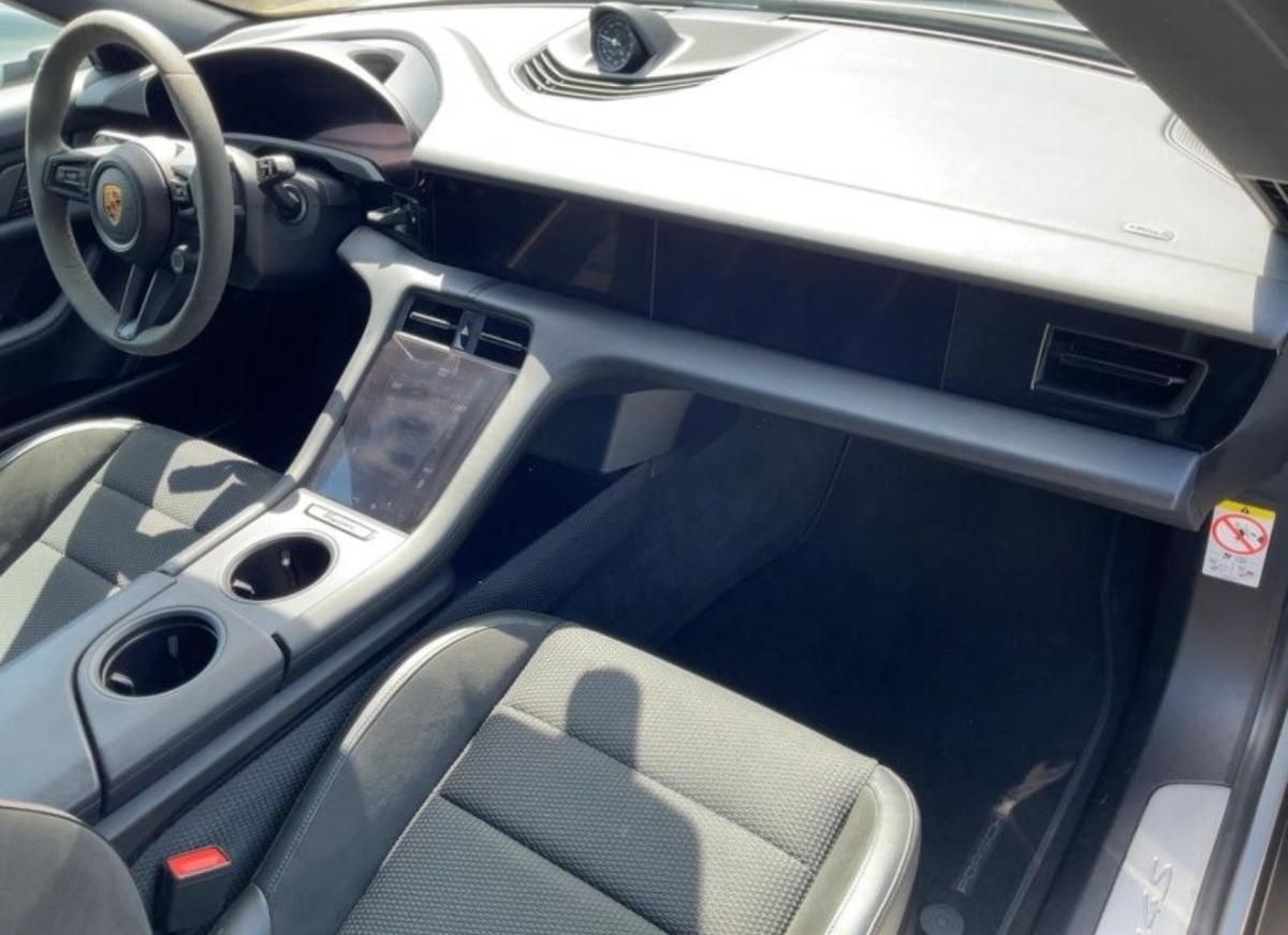 porsche-taycan-2021-eletrico-500cc