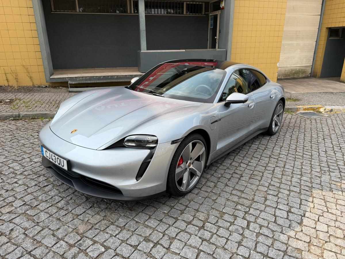 porsche-taycan-2021-eletrico-500cc
