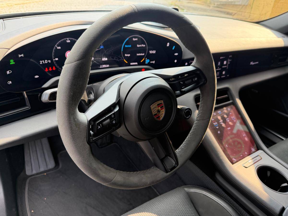 porsche-taycan-2021-eletrico-500cc