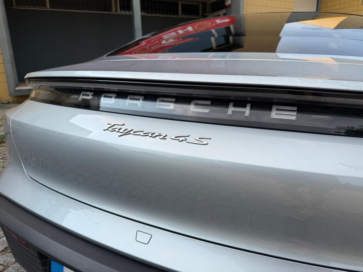 porsche-taycan-2021-eletrico-500cc