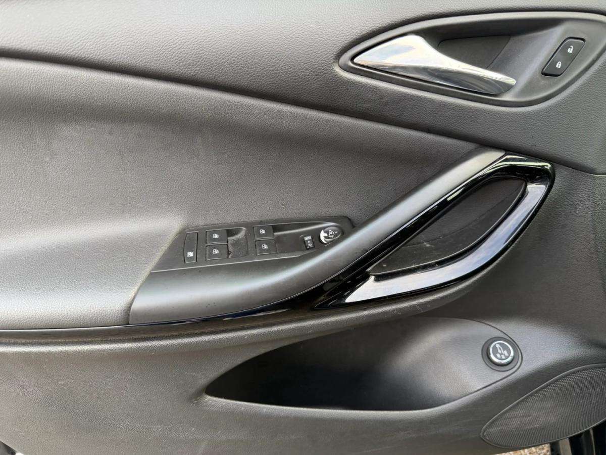 opel-astra-sport-tourer-2018-gasolina-999cc