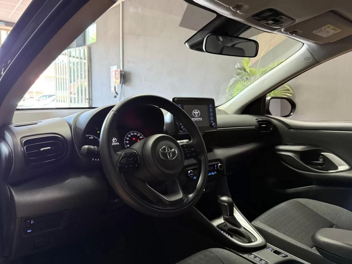 toyota-yaris-2022-hibrido-a-gasolina-1490cc