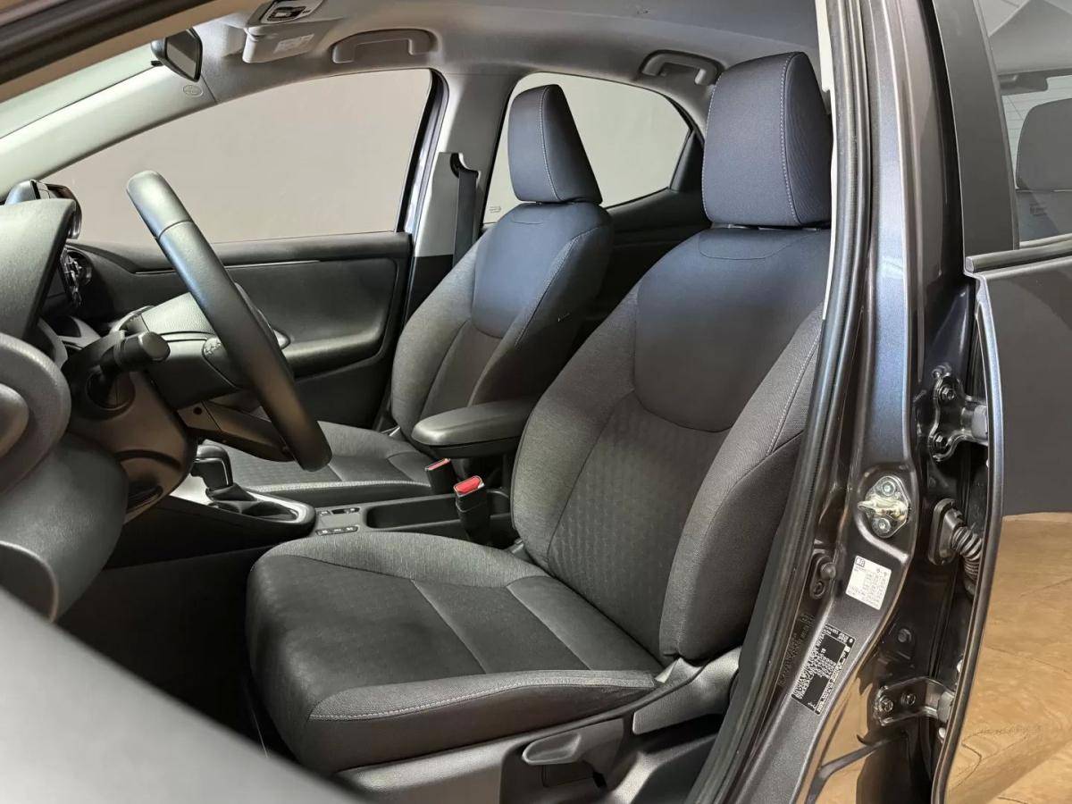 toyota-yaris-2022-hibrido-a-gasolina-1490cc