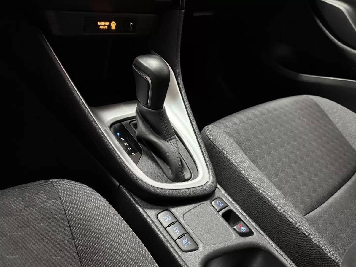 toyota-yaris-2022-hibrido-a-gasolina-1490cc